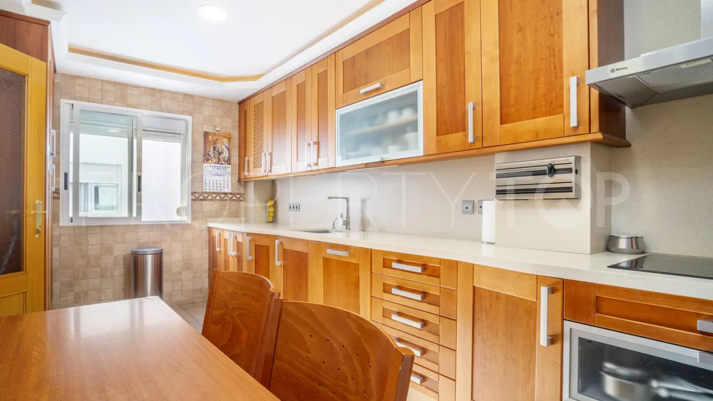Estepona Puerto, apartamento en venta
