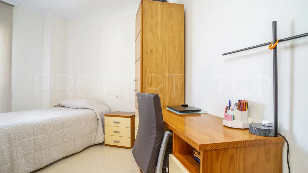 Estepona Puerto, apartamento en venta