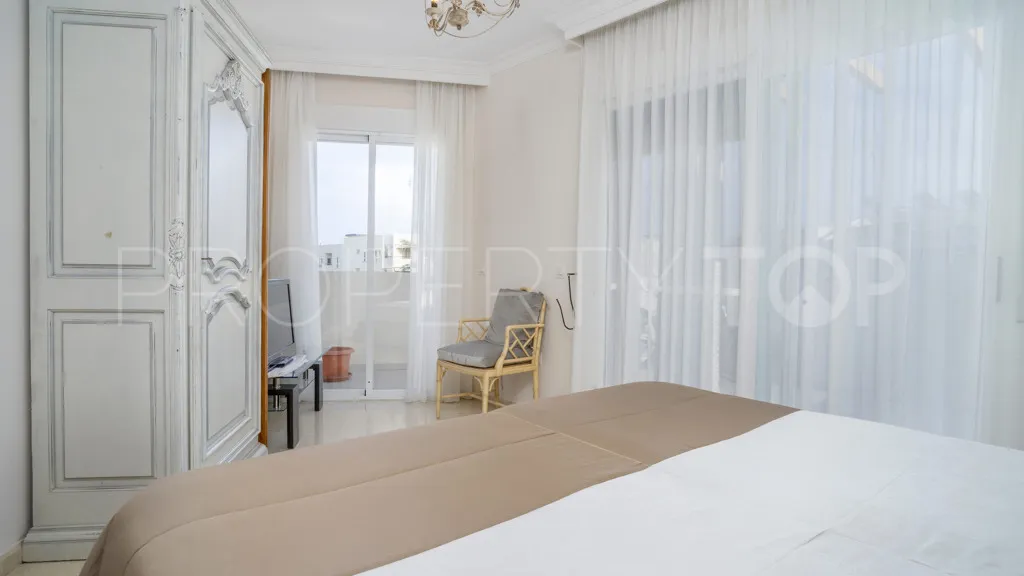 Estepona Puerto, apartamento en venta