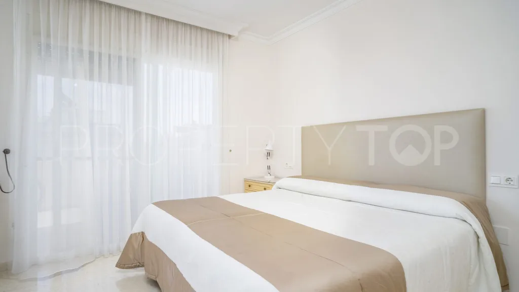Estepona Puerto, apartamento en venta