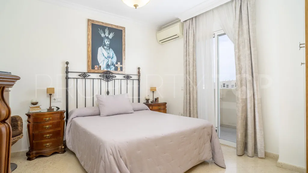 Estepona Puerto, apartamento en venta