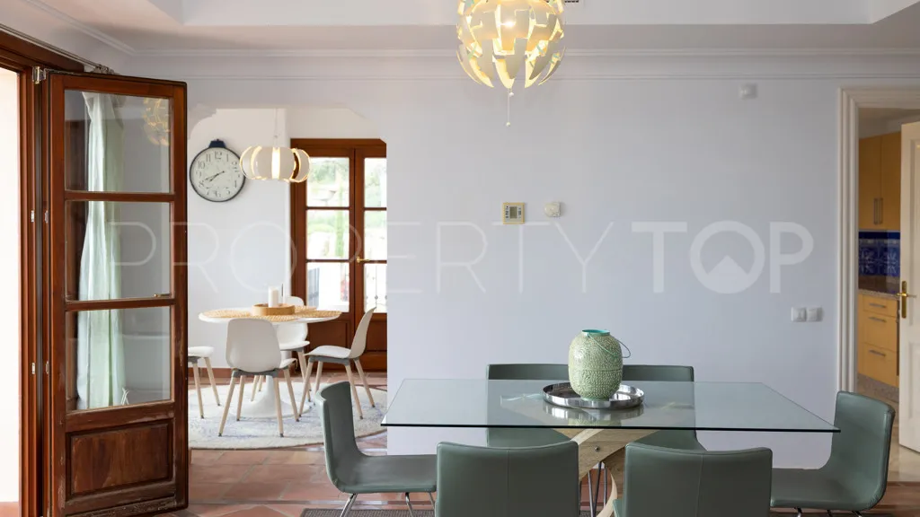 Chalet en venta con 3 dormitorios en La Heredia