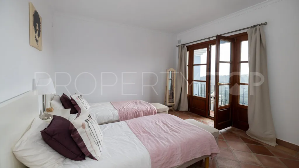 Chalet en venta con 3 dormitorios en La Heredia