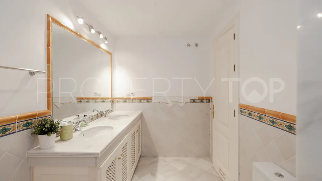 Chalet en venta con 3 dormitorios en La Heredia