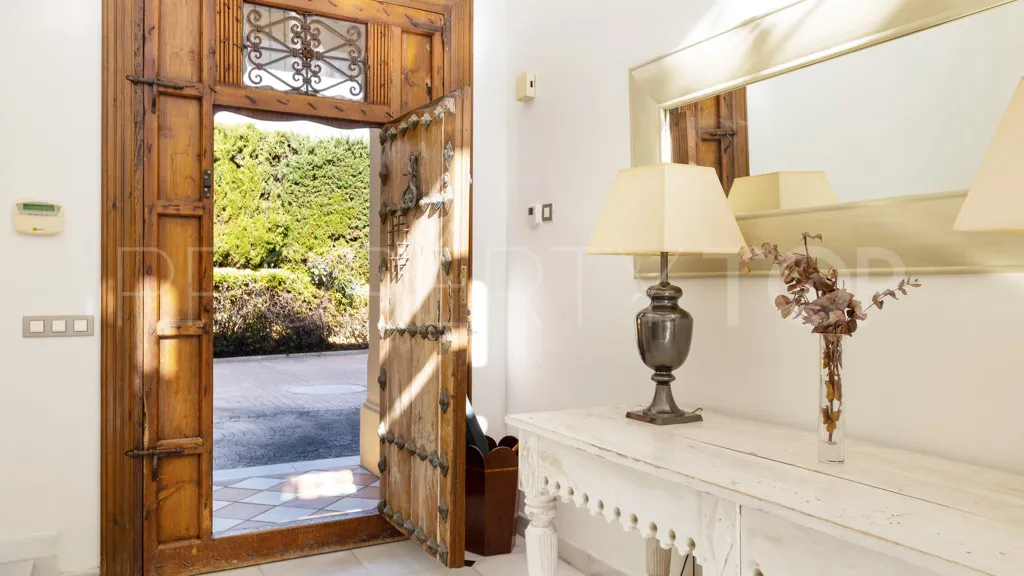 Buy Casasola 6 bedrooms chalet