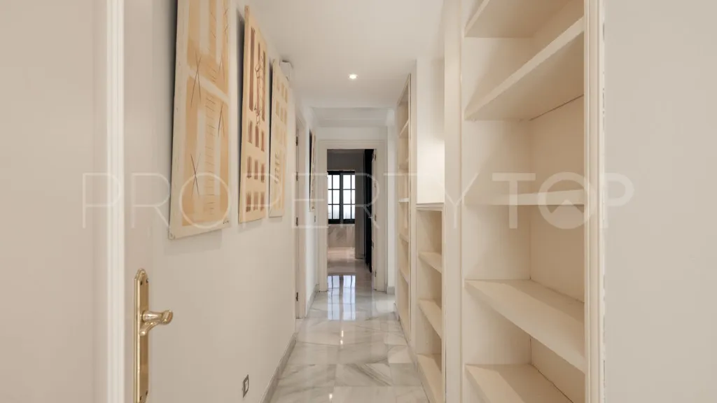 Buy Casasola 6 bedrooms chalet