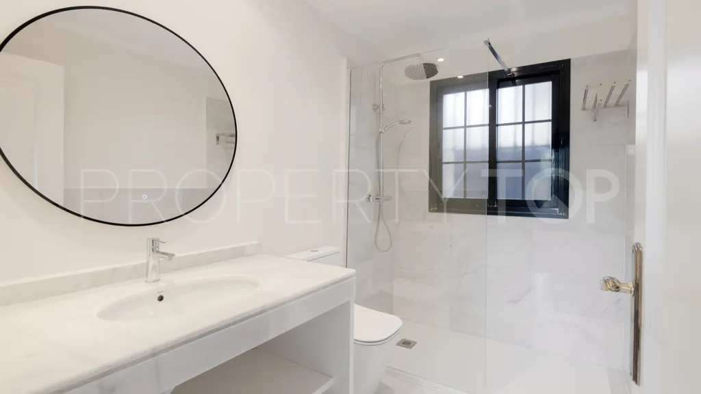 Buy Casasola 6 bedrooms chalet