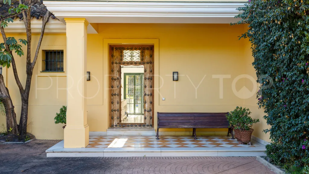 Buy Casasola 6 bedrooms chalet