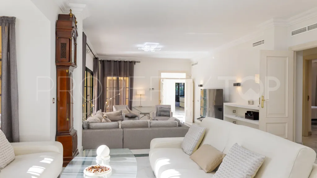 Buy Casasola 6 bedrooms chalet