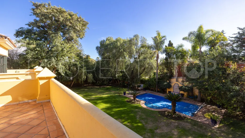 Buy Casasola 6 bedrooms chalet