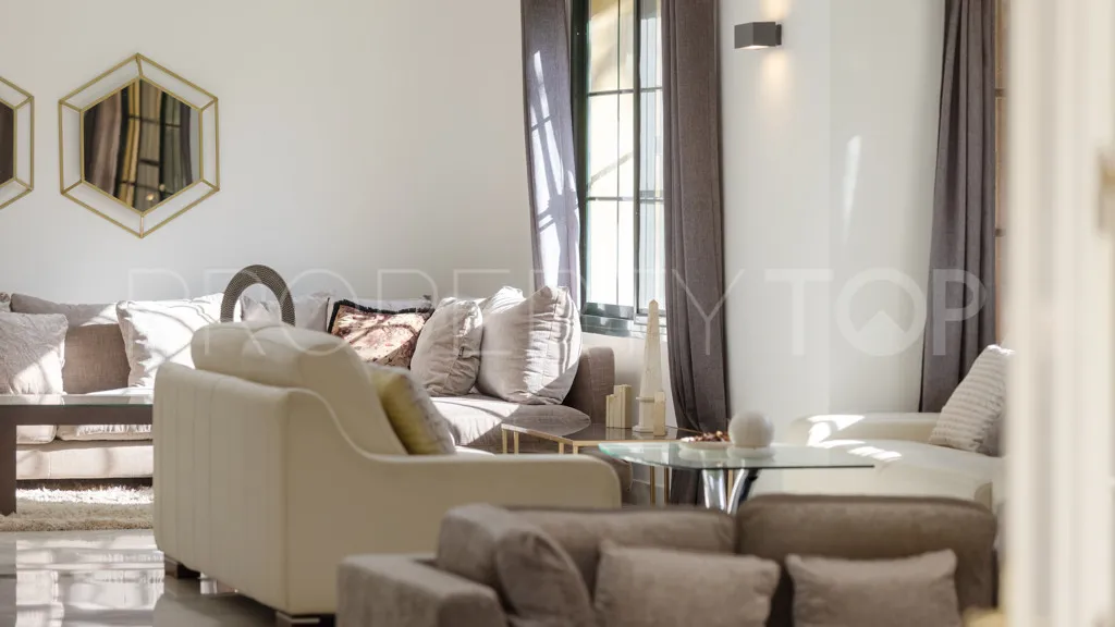 Buy Casasola 6 bedrooms chalet