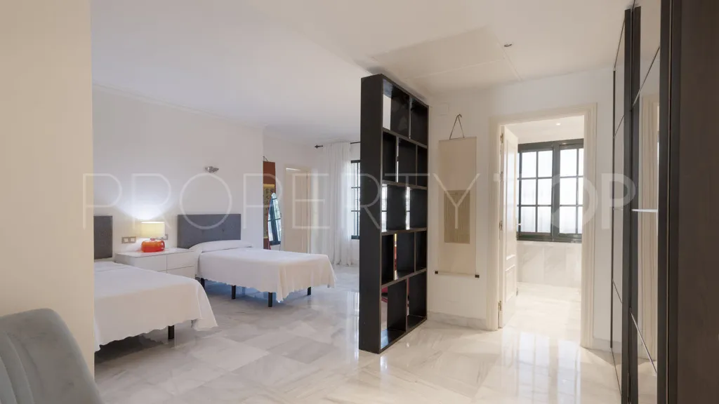 Buy Casasola 6 bedrooms chalet