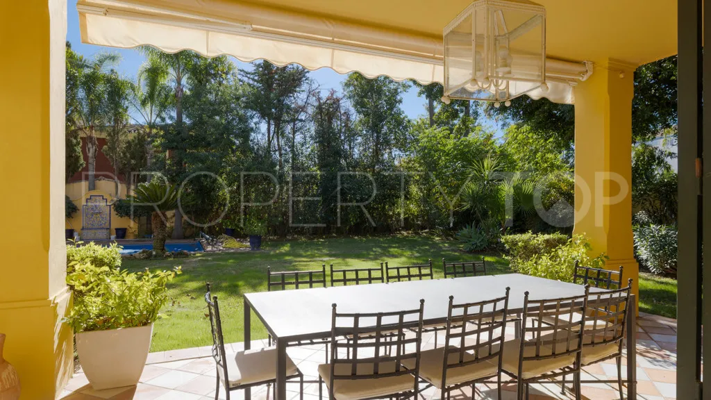 Buy Casasola 6 bedrooms chalet