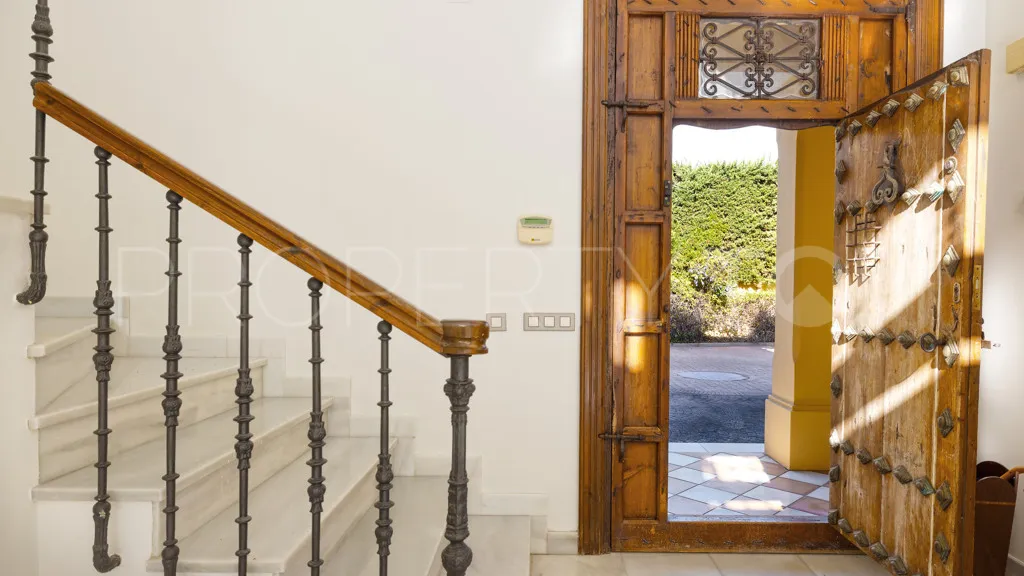Buy Casasola 6 bedrooms chalet