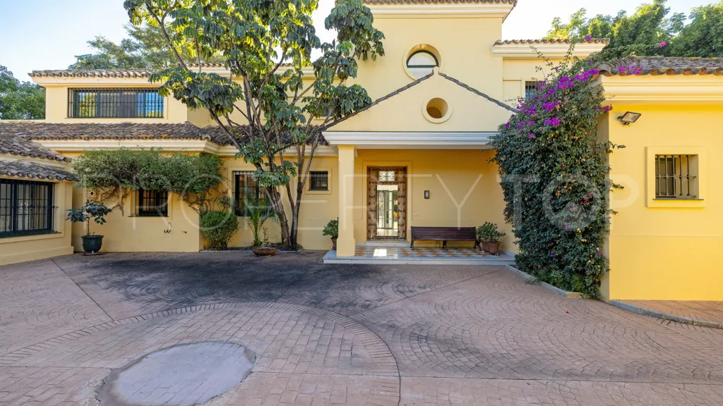 Buy Casasola 6 bedrooms chalet