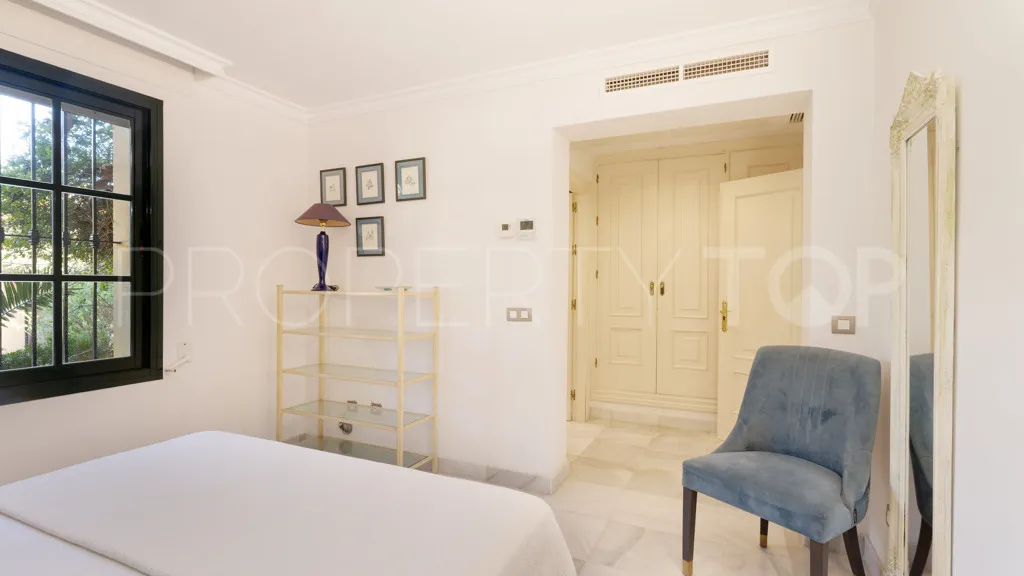 Buy Casasola 6 bedrooms chalet