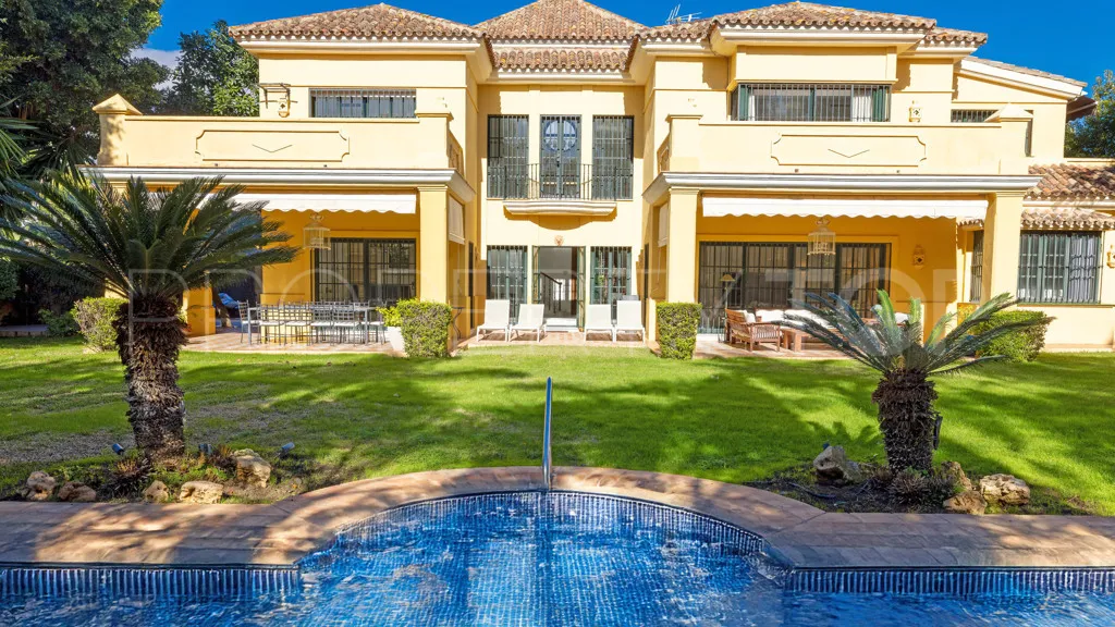 Buy Casasola 6 bedrooms chalet