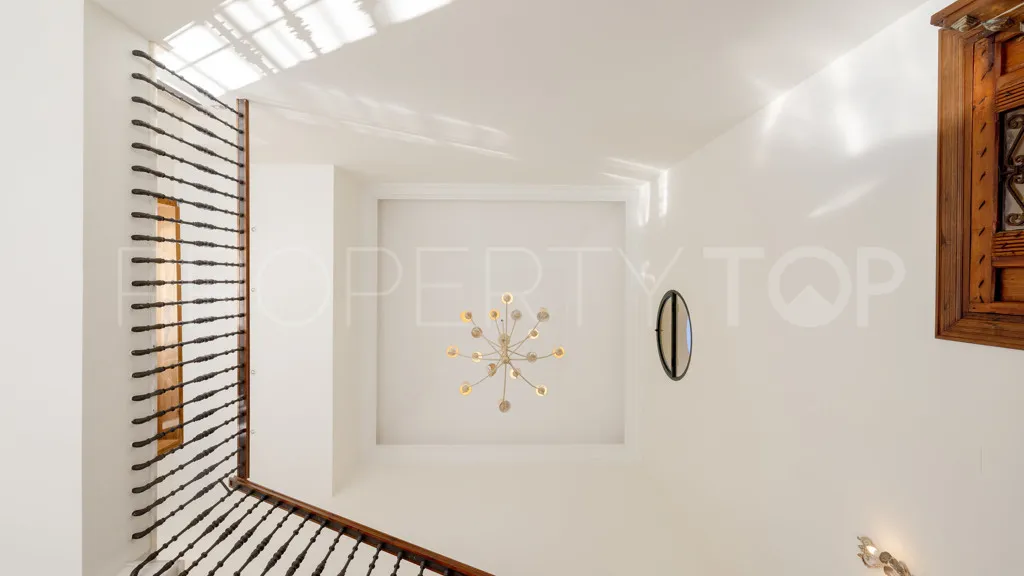 Buy Casasola 6 bedrooms chalet