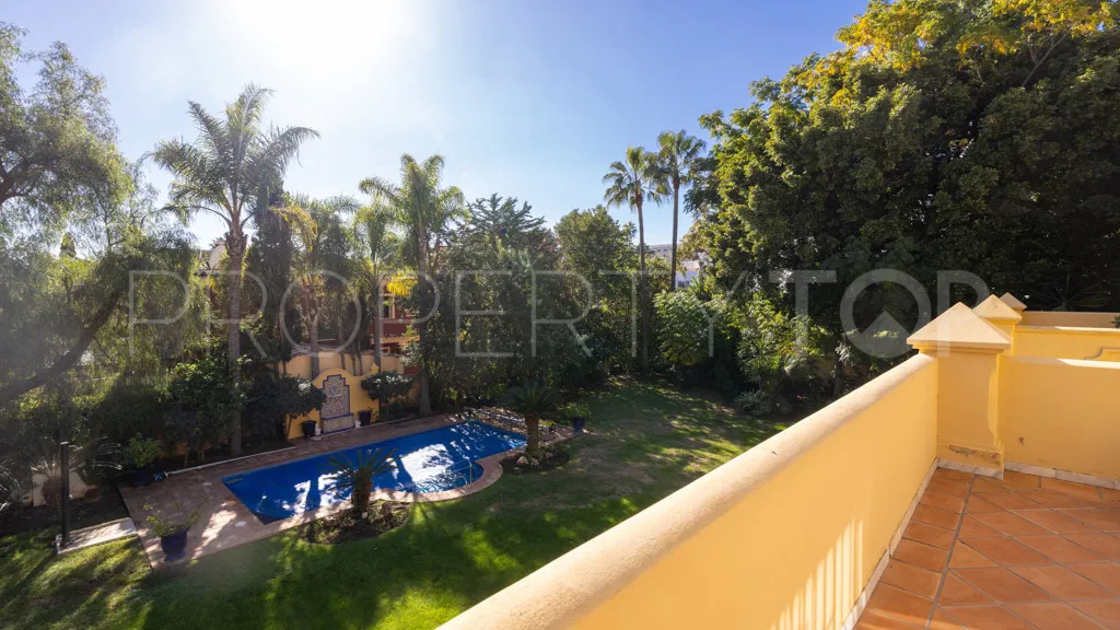 Buy Casasola 6 bedrooms chalet