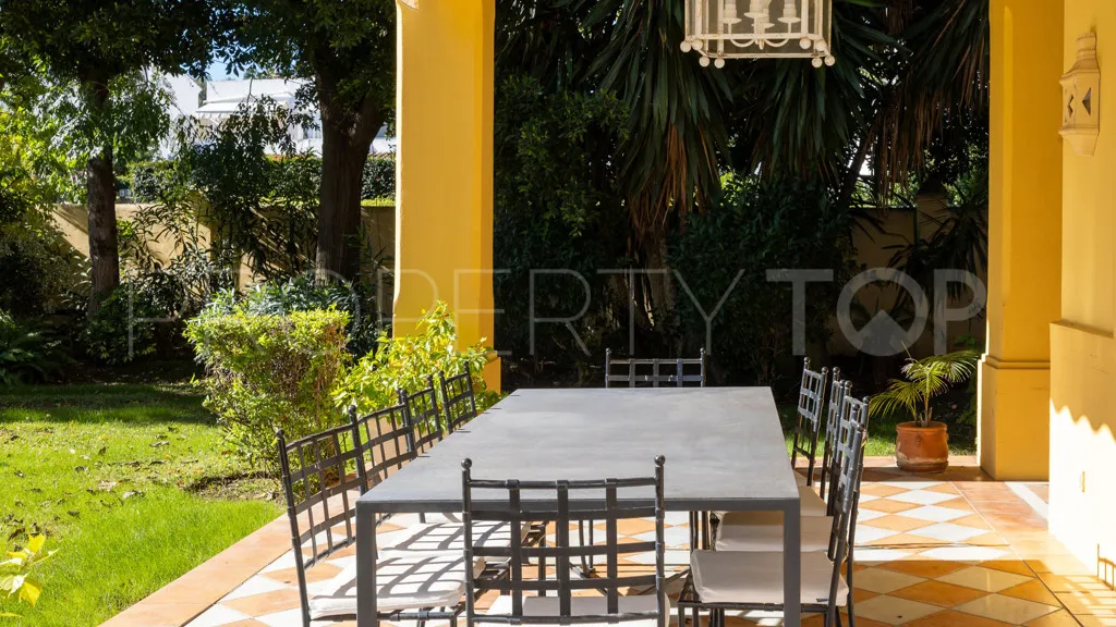 Buy Casasola 6 bedrooms chalet