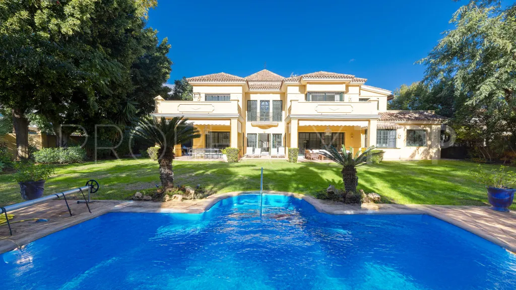 Buy Casasola 6 bedrooms chalet