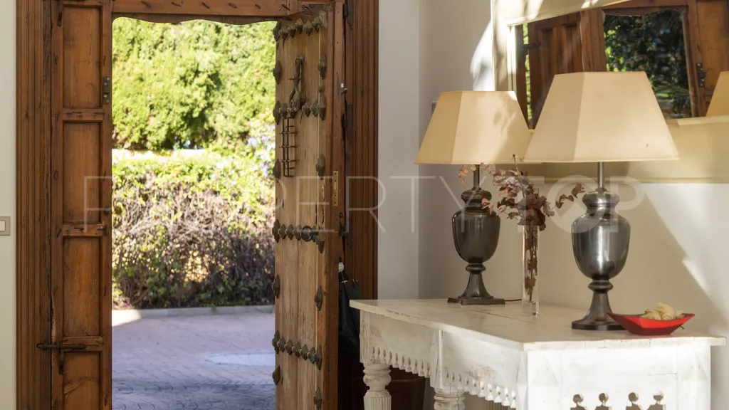 Buy Casasola 6 bedrooms chalet