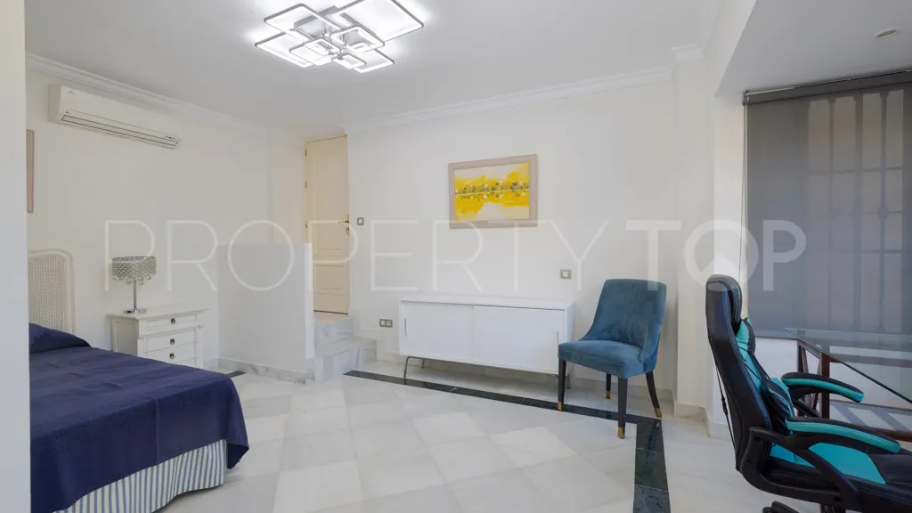 Buy Casasola 6 bedrooms chalet