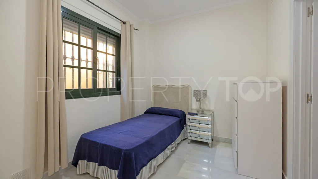 Buy Casasola 6 bedrooms chalet