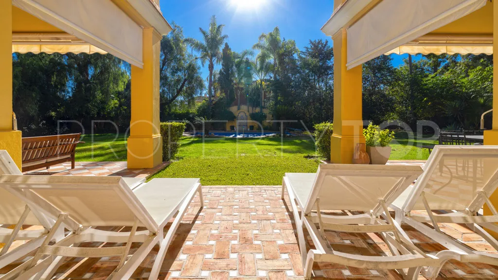 Buy Casasola 6 bedrooms chalet