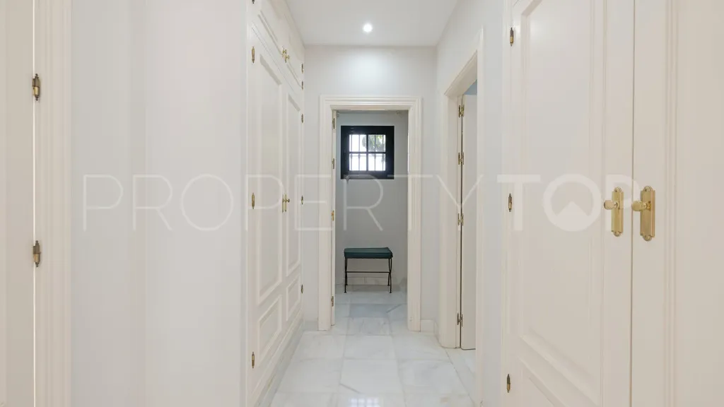 Buy Casasola 6 bedrooms chalet