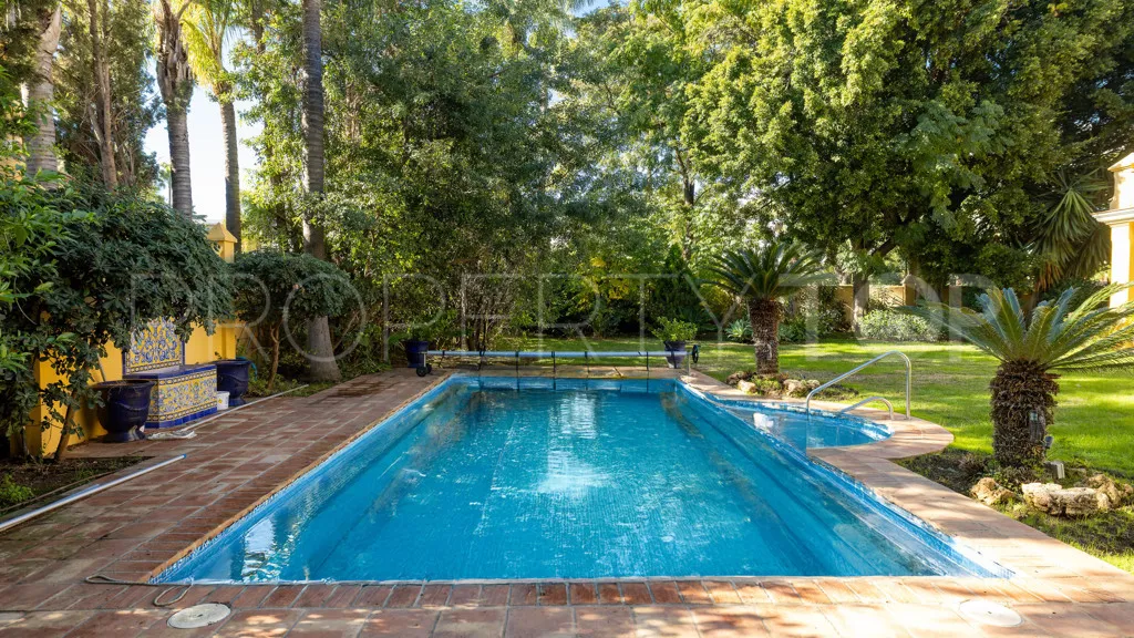 Buy Casasola 6 bedrooms chalet