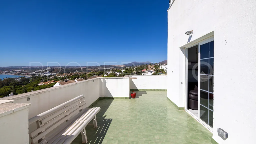 Apartamento en venta con 3 dormitorios en Estepona Puerto