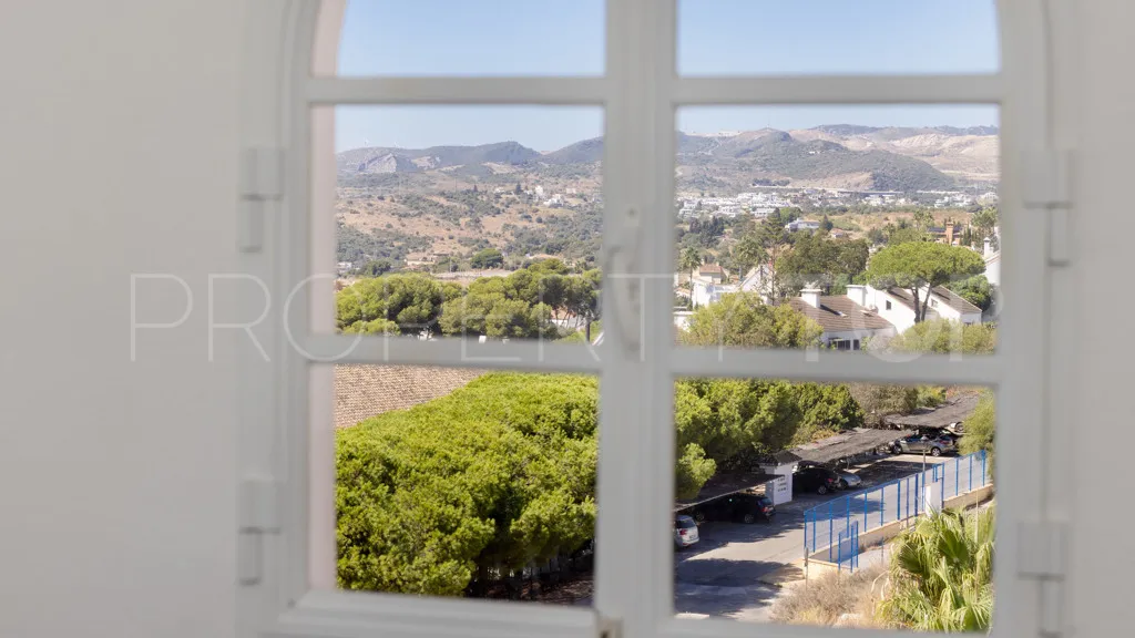Apartamento en venta con 3 dormitorios en Estepona Puerto