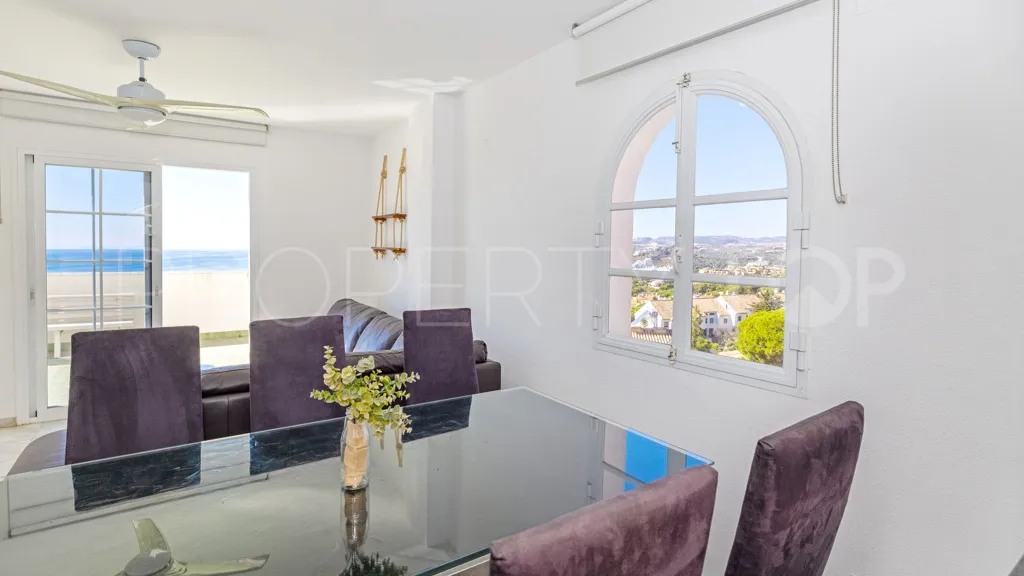Apartamento en venta con 3 dormitorios en Estepona Puerto