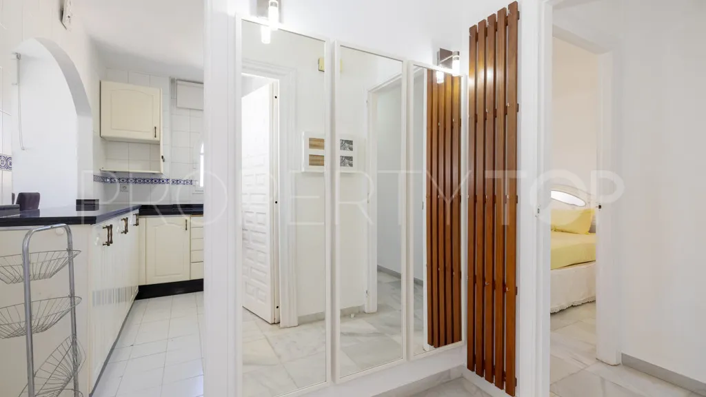 Apartamento en venta con 3 dormitorios en Estepona Puerto