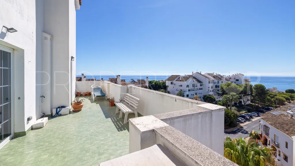 Apartamento en venta con 3 dormitorios en Estepona Puerto
