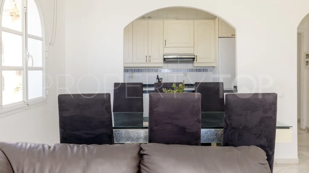 Apartamento en venta con 3 dormitorios en Estepona Puerto