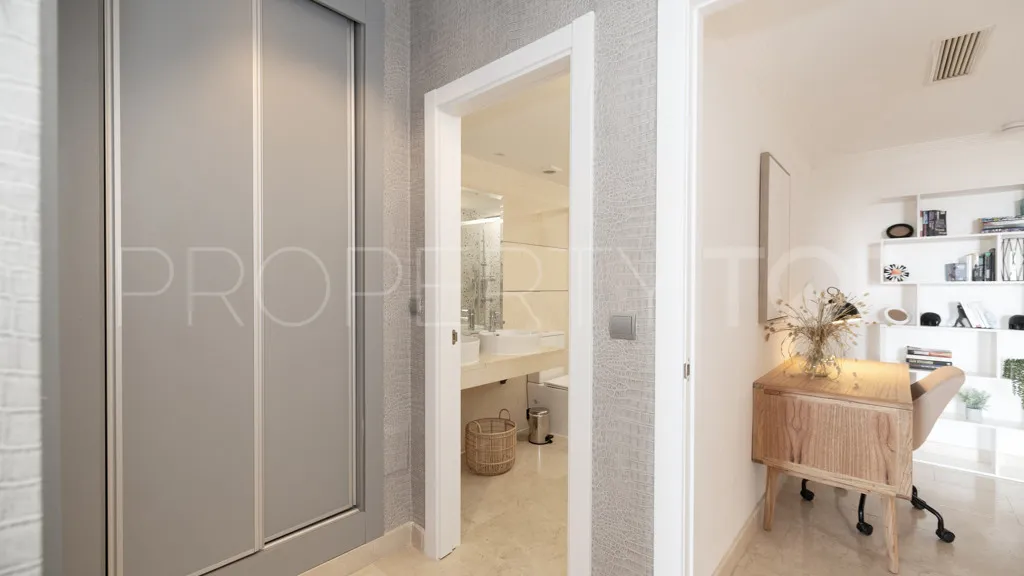 For sale apartment in New Golden Mile
