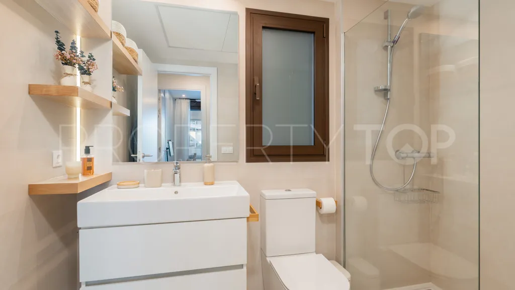 For sale apartment in Estepona with 2 bedrooms