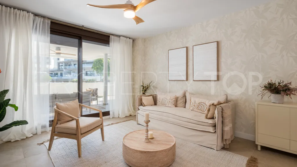 For sale apartment in Estepona with 2 bedrooms