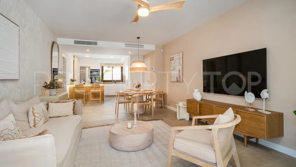For sale apartment in Estepona with 2 bedrooms