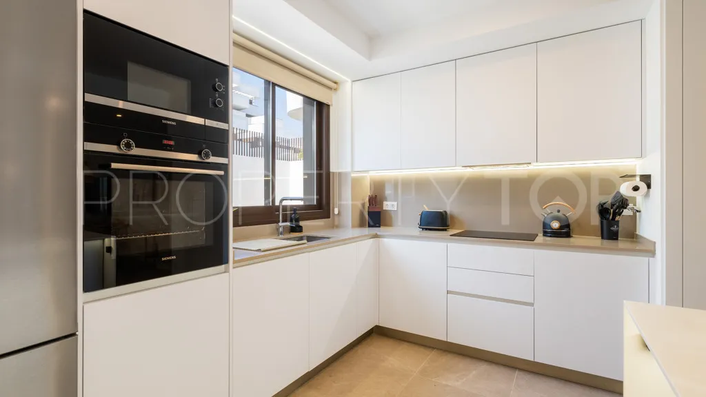 For sale apartment in Estepona with 2 bedrooms