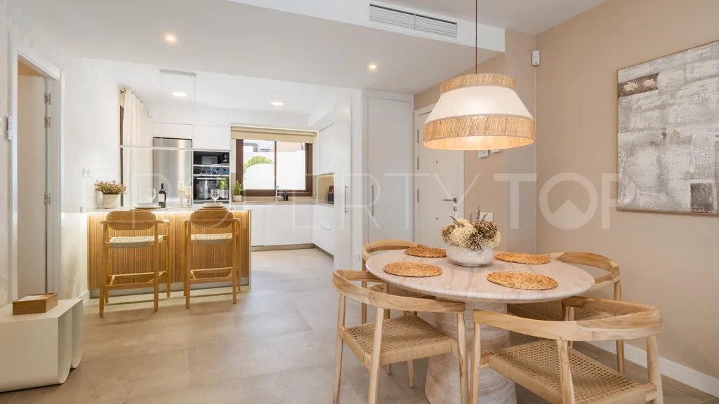 For sale apartment in Estepona with 2 bedrooms