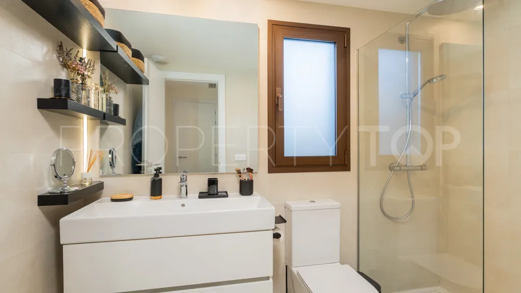 For sale apartment in Estepona with 2 bedrooms