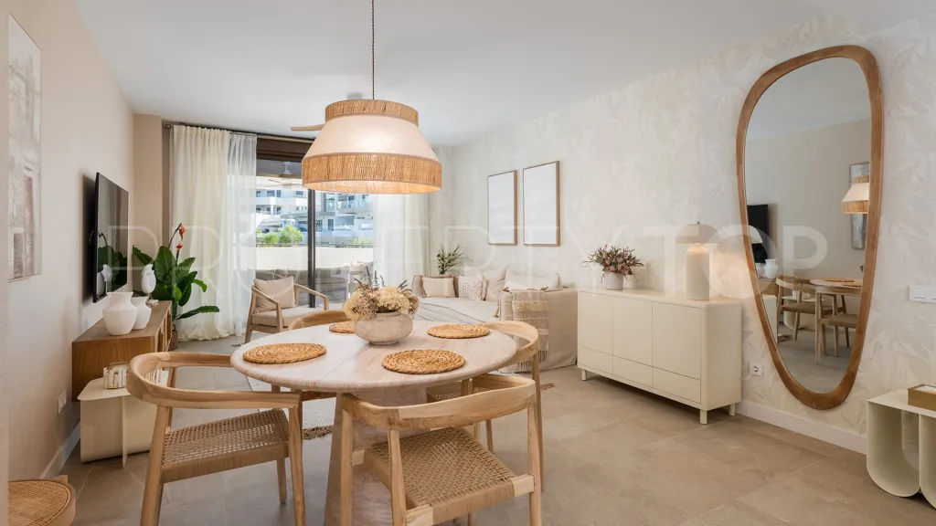 For sale apartment in Estepona with 2 bedrooms