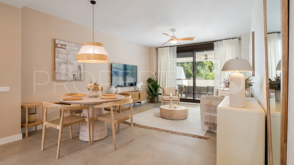 For sale apartment in Estepona with 2 bedrooms