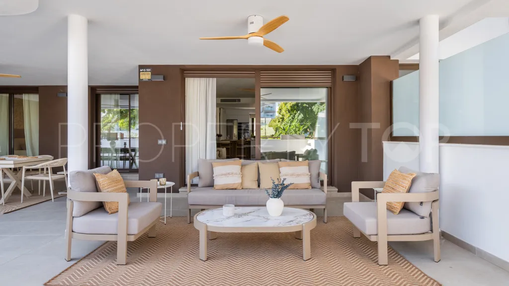 For sale apartment in Estepona with 2 bedrooms