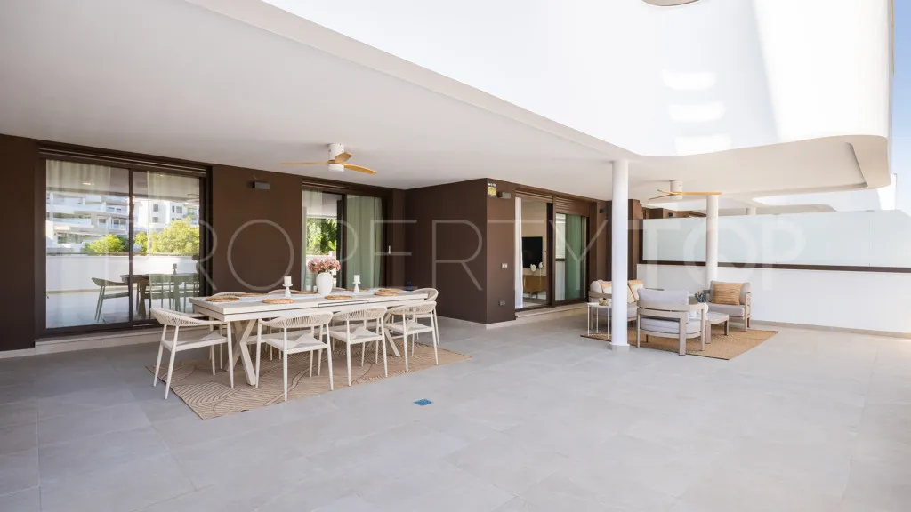 For sale apartment in Estepona with 2 bedrooms
