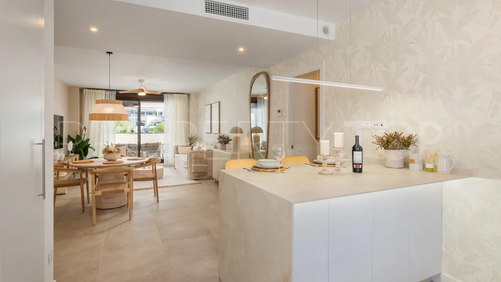 For sale apartment in Estepona with 2 bedrooms