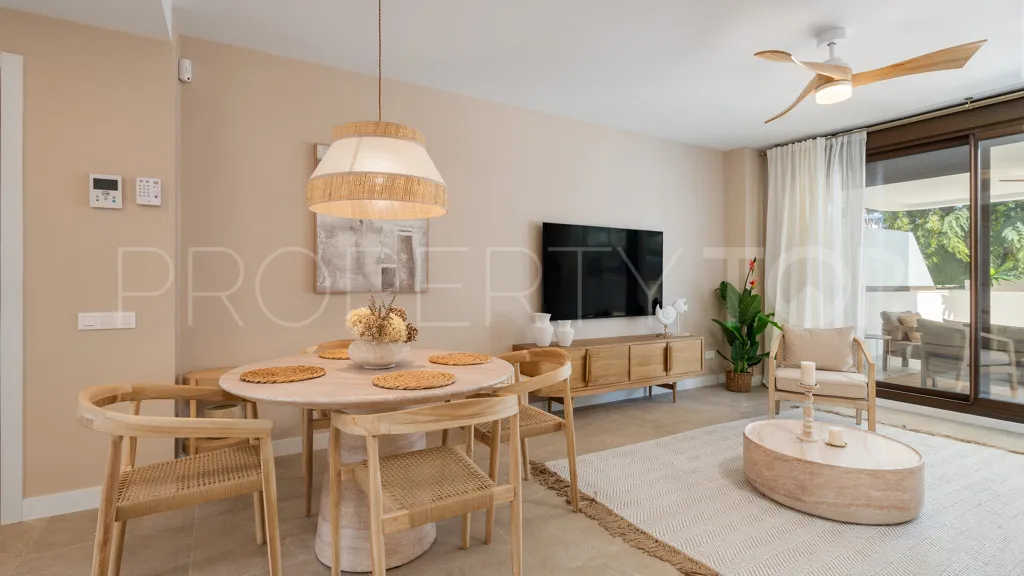 For sale apartment in Estepona with 2 bedrooms